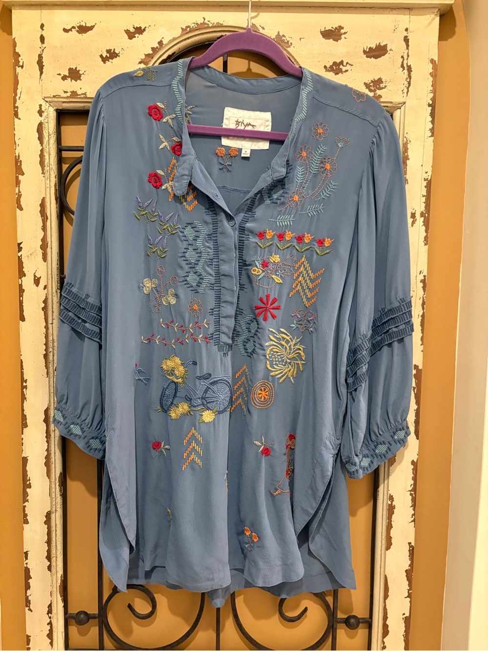 Johnny Was Biya Garden Silk Tunic size  Light Blue Embroidered Women’s Tunic Top
